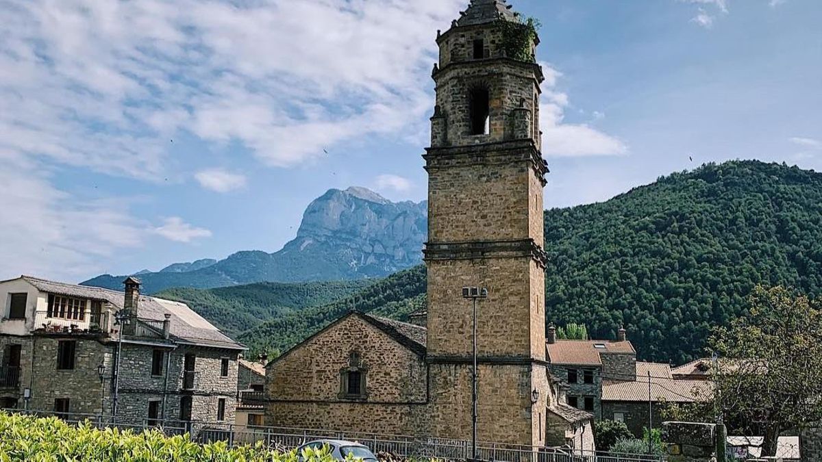 Los pueblos donde el turismo multiplica a los vecinos: Aragón coloca tres municipios entre los casos más extremos de España