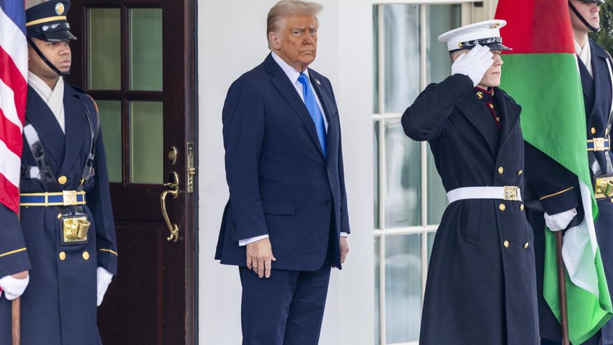 Trump dice que Estados Unidos "tomará" la Franja de Gaza