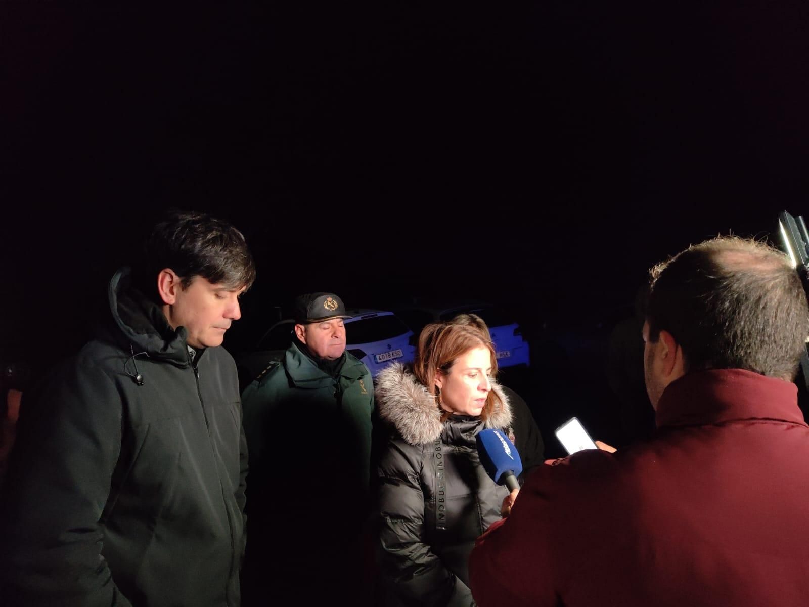 La delegada del Gobierno, Adriana Lastra, y el consejero de Ciencia, Borja Sánchez, atienden a los medios.