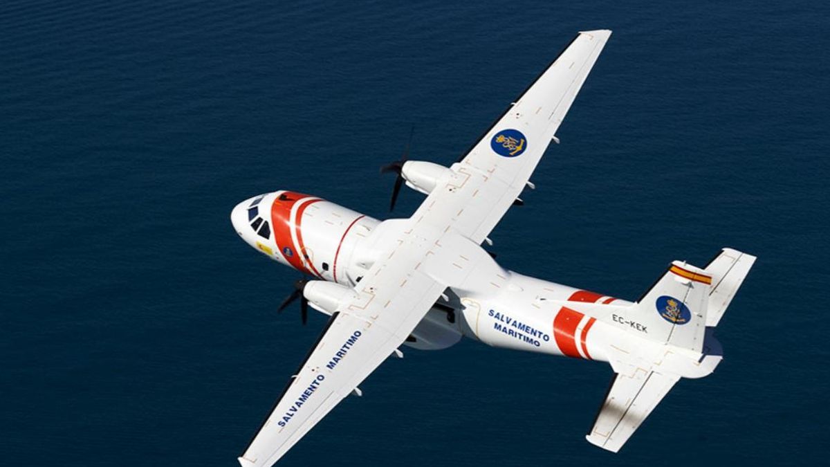 Rescatada al sureste de Fuerteventura una neumática con 60 personas que se buscada hace días