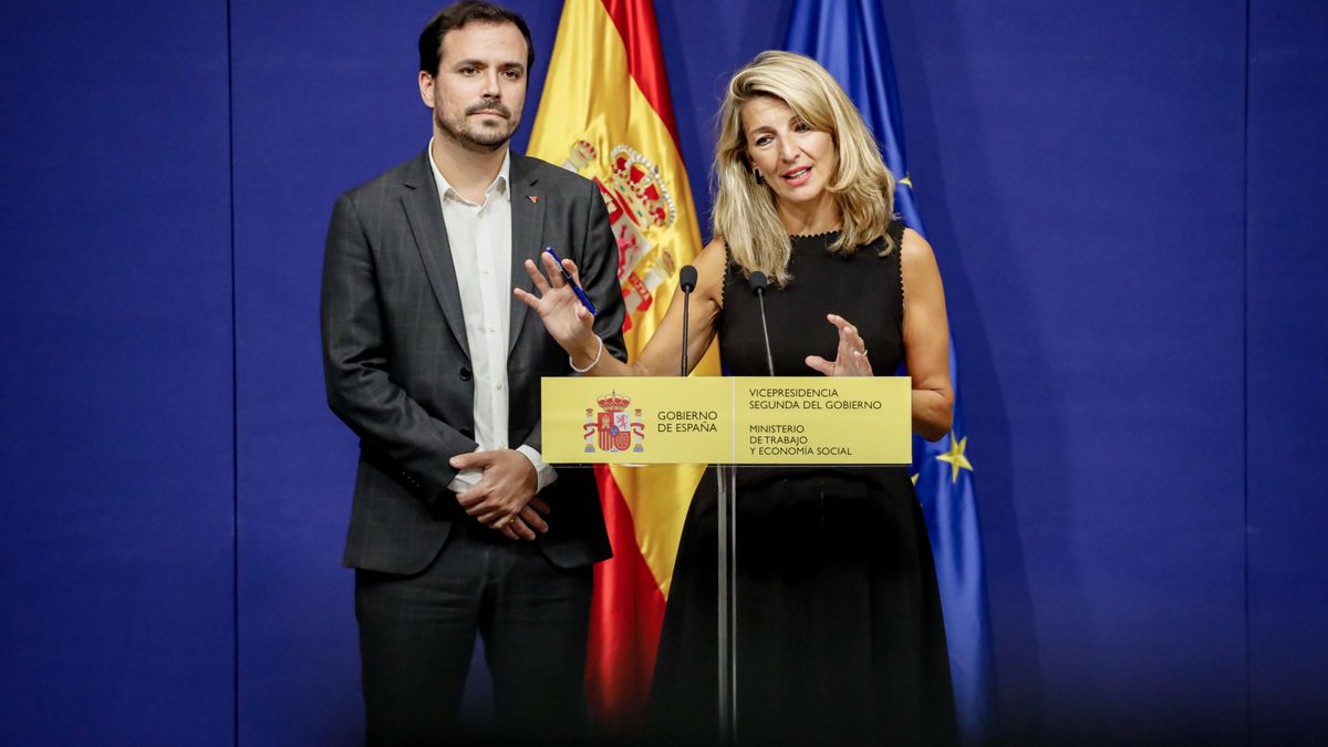La vicepresidenta segunda del Gobierno y ministra de Trabajo y Economía Social, Yolanda Díaz, y el ministro de Consumo, Alberto Garzón.
