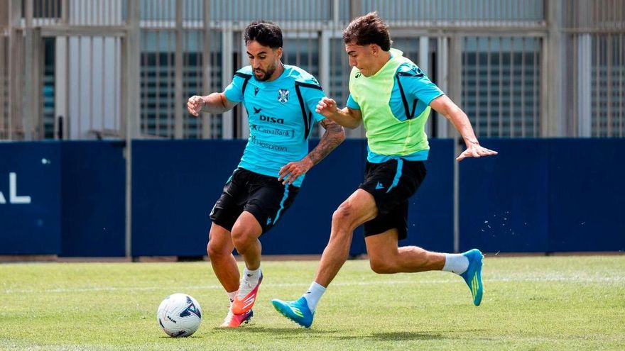 El Tenerife golea a su filial en el primer ensayo de la pretemporada