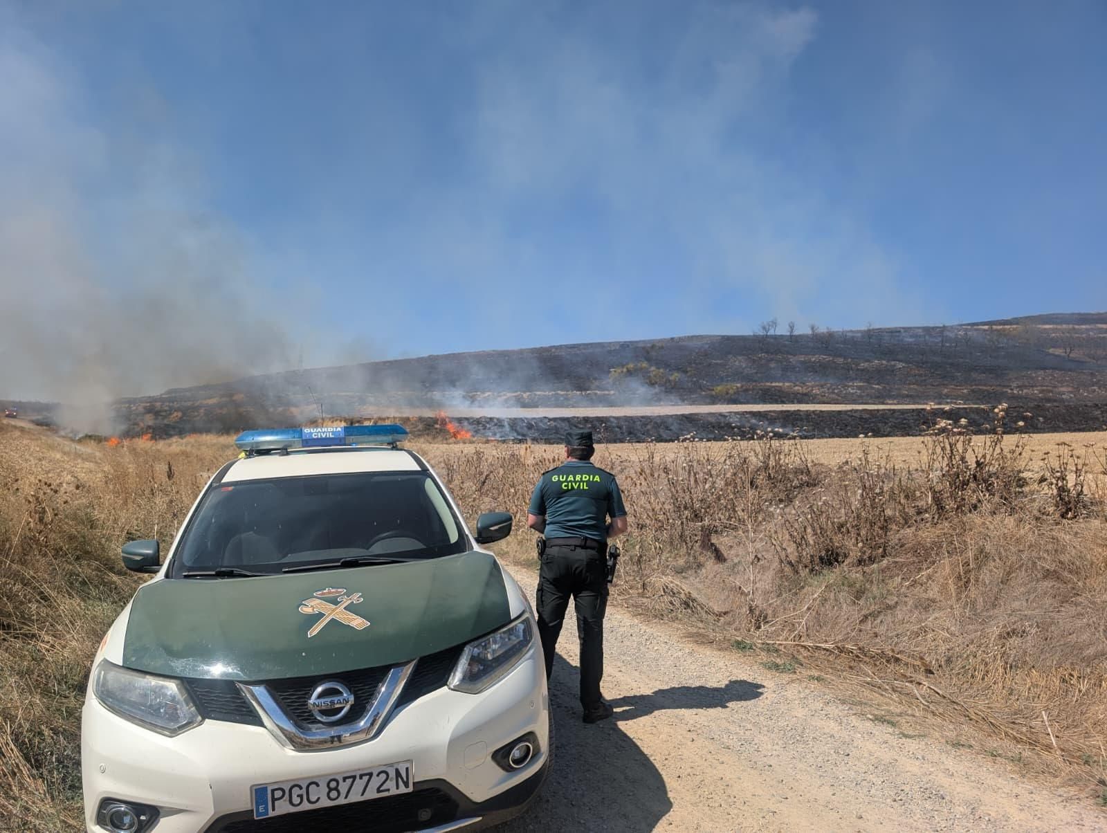 Guardia Civil en el incendio de Villalobar