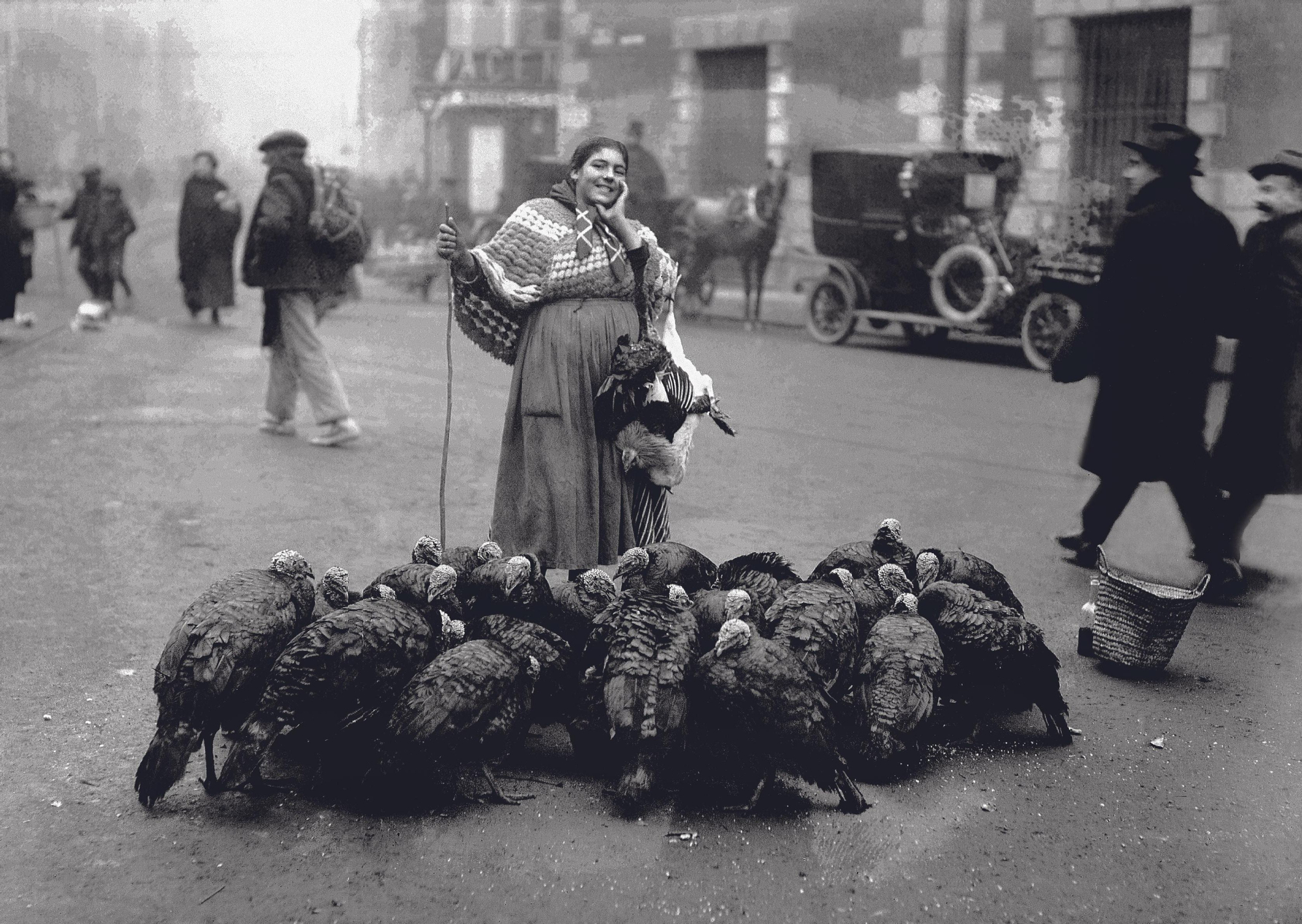 Vendedora de pavos. Madrid 1922.