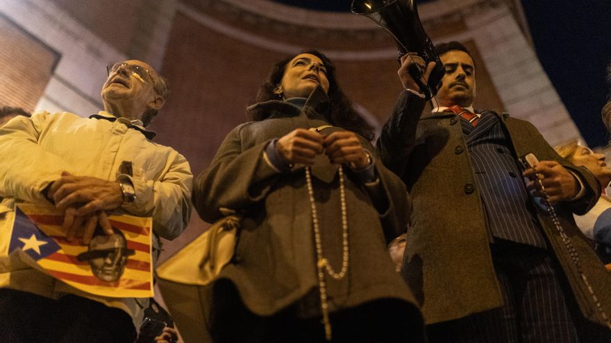 La Justicia autoriza una concentración para "rezar el rosario" frente a la sede del PSOE en la jornada de reflexión