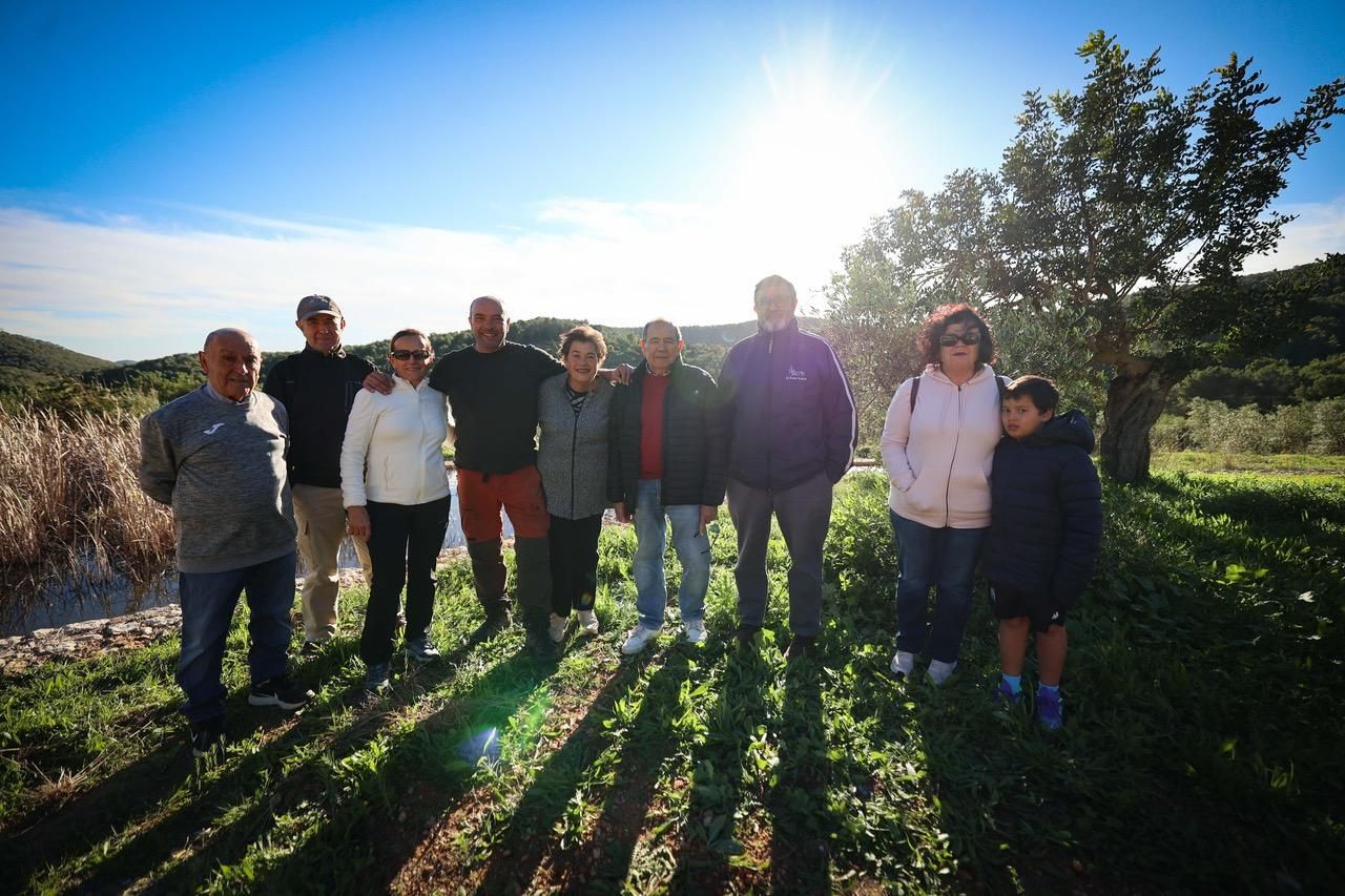 Varios de los miembros de la asociación de vecinos de es Rafal Trobat