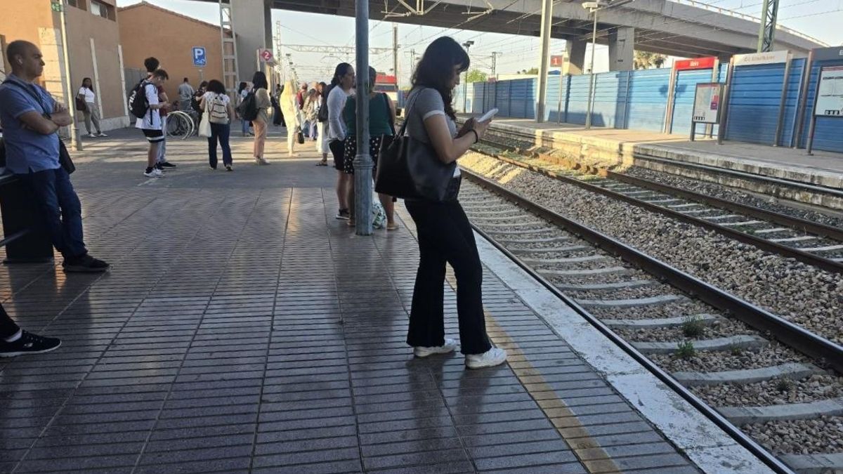 Una avería provoca retrasos de una hora en la línea C2 de cercanías de València