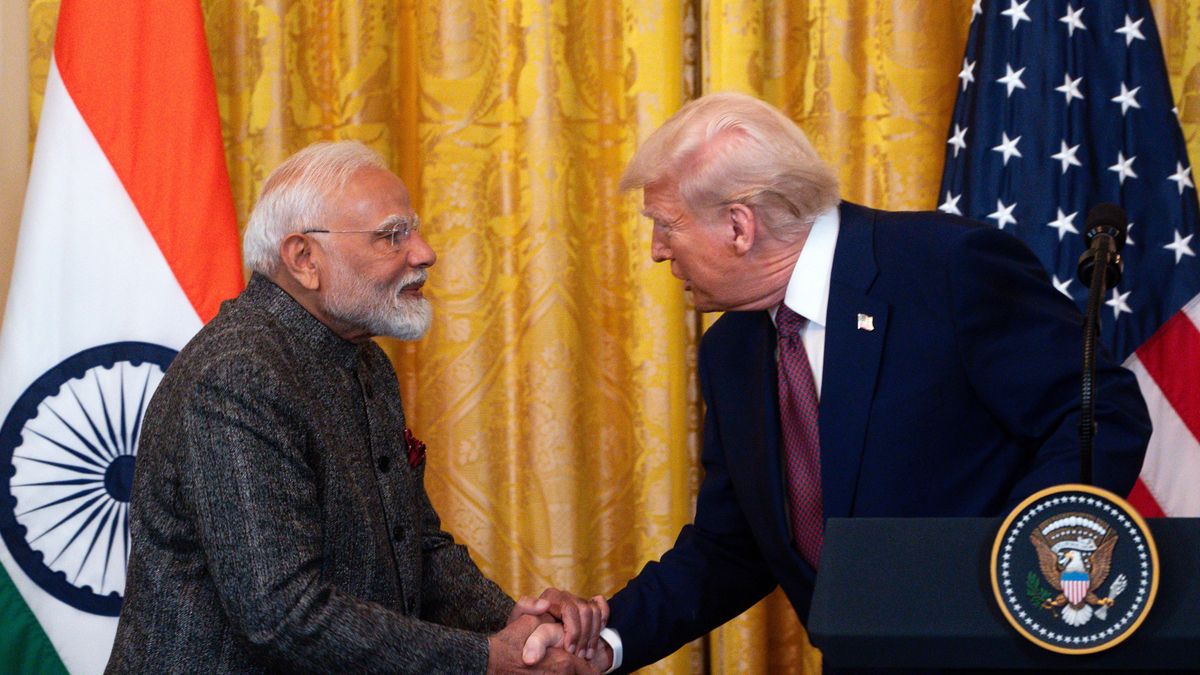 Trump afirma que recortará los aranceles a India al 18% tras una llamada con Modi en la que accedió a dejar de comprar petróleo ruso