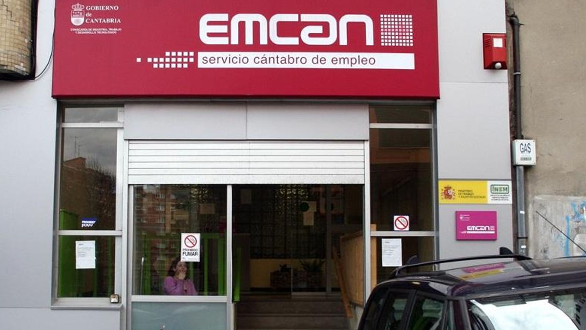 Archivo - Oficina de empleo en Santander