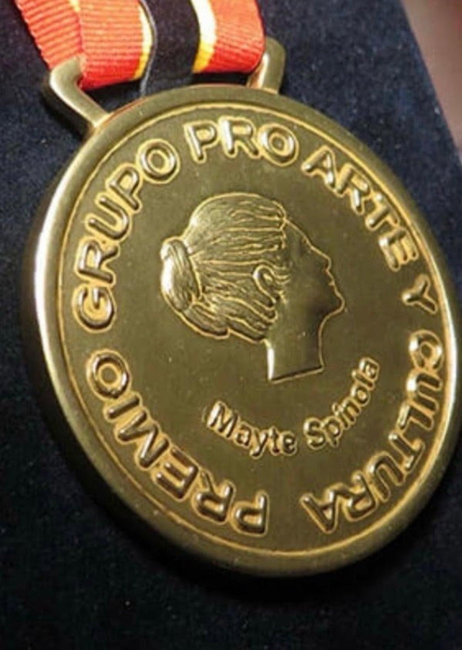 Medalla de Oro Mayte Spínola a la cultura.