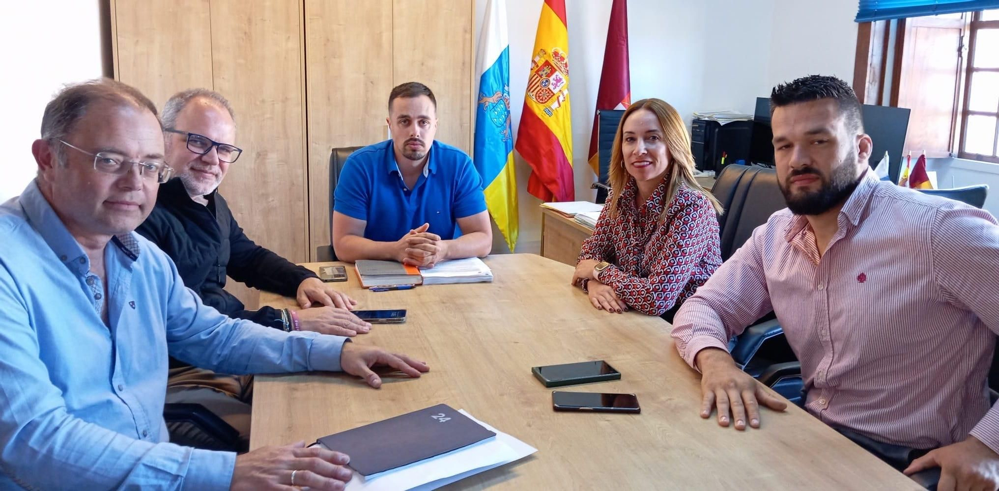 Idafe Hernández mantuvo una reunión con Rosa Melián.