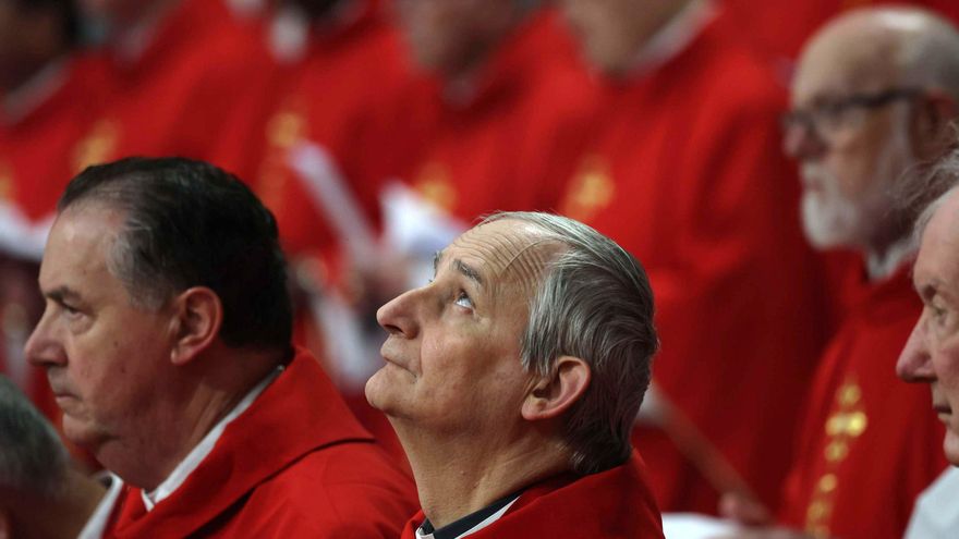 Las reformas y el liderazgo universal de Francisco, ensalzados en misa de luto en Vaticano