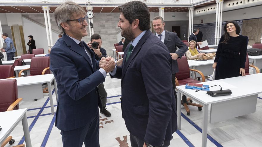 El PP aprueba su presupuesto en Murcia y Ciudadanos se parte como telón de fondo