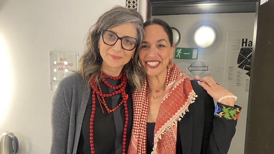 Noura Erakat y la relatora de la ONU, Francesca Albanese 