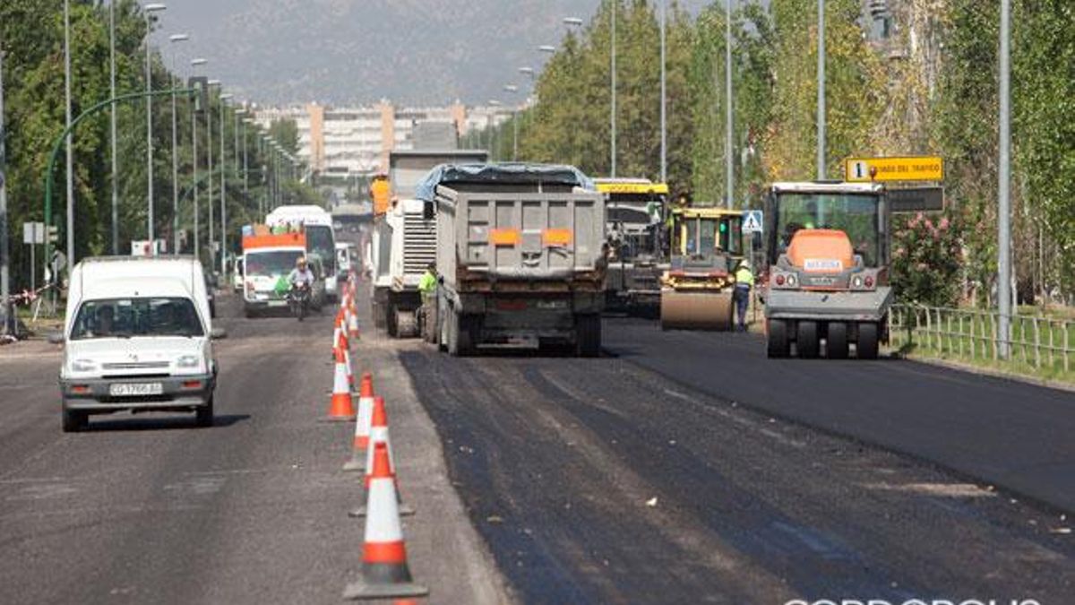 El Ayuntamiento recupera siete millones inmovilizados y los destina a asfaltado, Aucorsa, personal y subvenciones