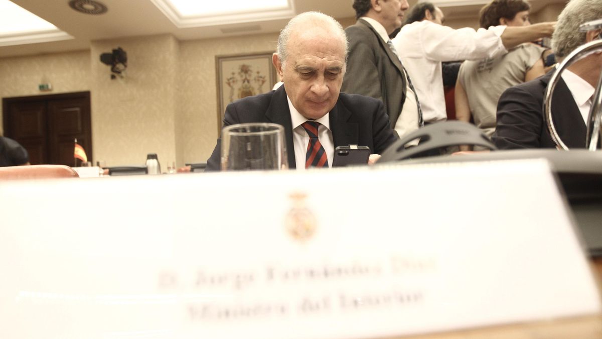 Fernández Díaz avisa al entorno de ETA que "legalidad no es impunidad" y que cabe ilegalización sobrevenida
