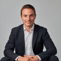 Juan Lobato para su autor