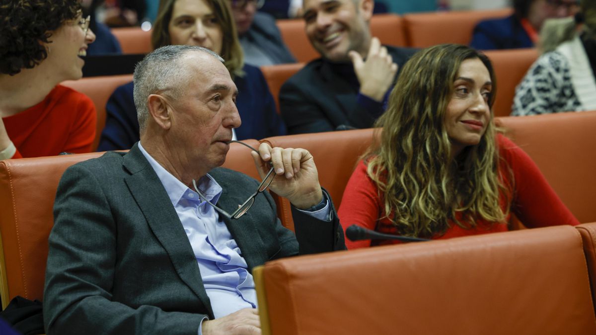El síndic de Compromís, Joan Baldoví, este jueves en Les Corts. EFE/Biel Aliño