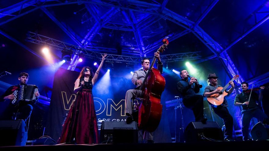 Concierto de la Barcelona Gipsy Balkan Orchestra en el regreso de los festivales Womad