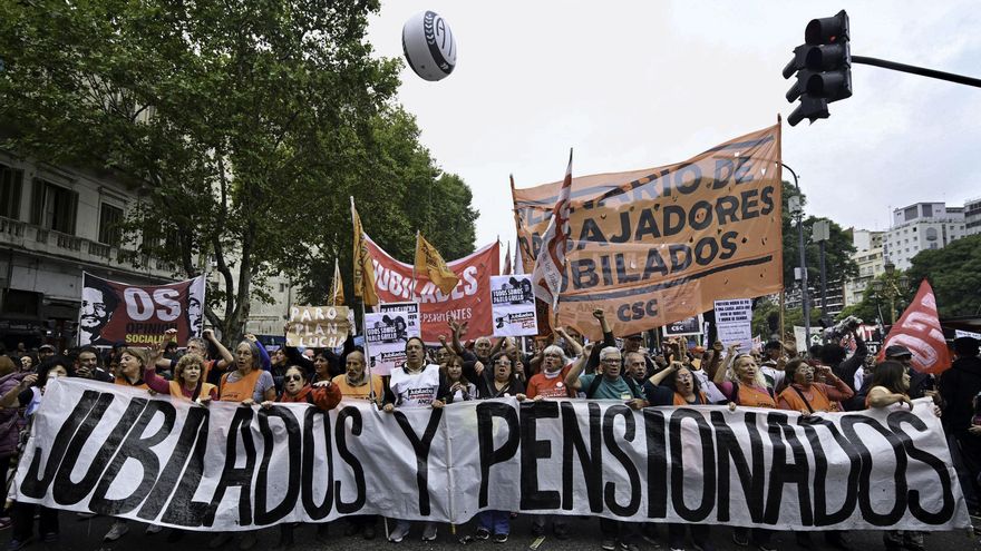 La oposición prepara su nuevo embate contra Javier Milei: moratoria previsional y aumento del bono jubilatorio