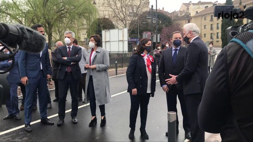 Reabre al tráfico el Puente de Piedra tras las obras de restauración