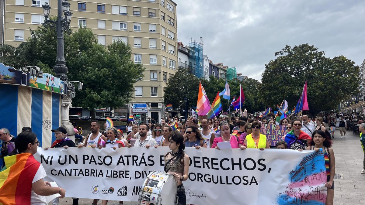 Manifestación Orgullo LGTBIQ+ en Santander.