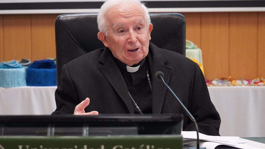 El cardenal Cañizares dice que las palabras de Macron sobre el aborto son "un camino directo hacia el infierno"