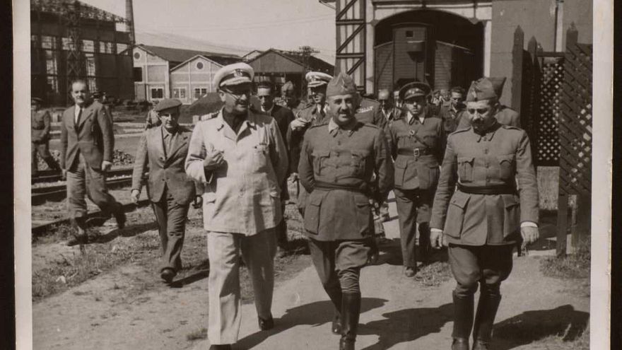 "Franco Visita la Constructora Naval de Reinosa".