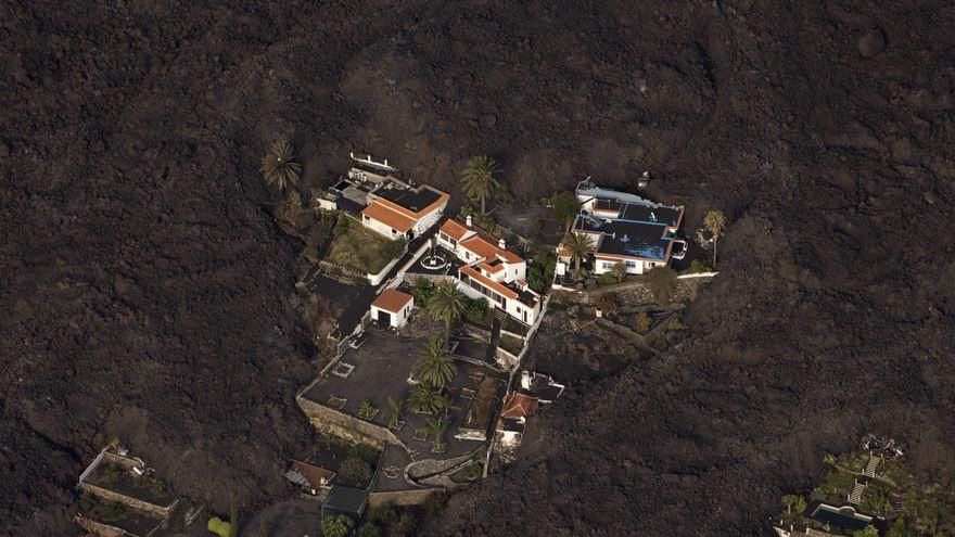 La Asociación de Afectados por el Volcán de Cumbre Vieja recoge firmas para reclamar el abono de las ayudas