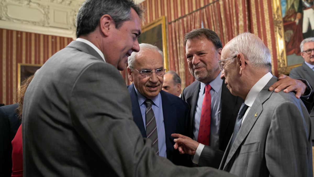 Guerra en el Ayuntamiento de Sevilla