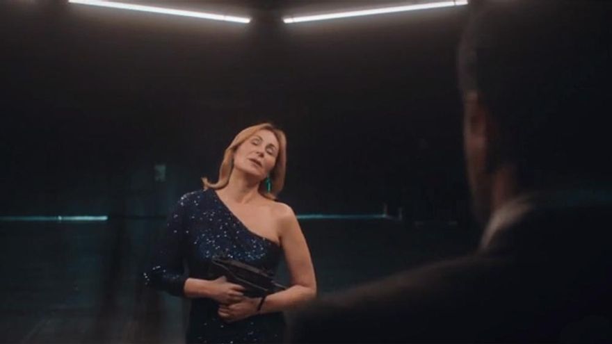 Ana Milán se desmaya, metralleta en mano, en el primer avance de la segunda temporada de su serie