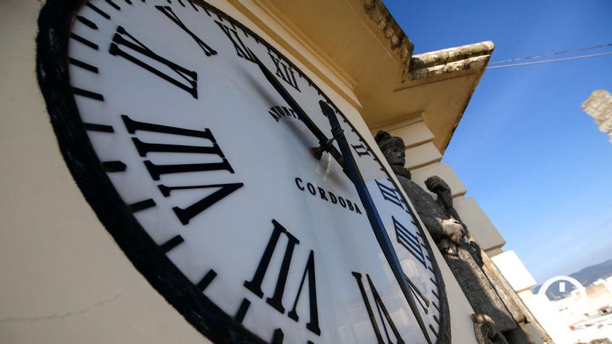 Amaneceres a las 5:55 en junio: esto es lo que ocurriría en Córdoba si se mantuviera el horario de invierno