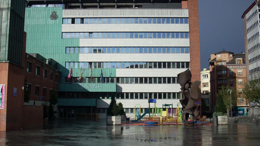 La Fiscalía abre una investigación por el caso del local de cría de perros clausurado en Barakaldo