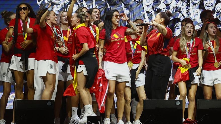 La selección femenina (18.4%) también lidera con la fiesta de su Mundial y alarga hasta el final su paseo triunfal por La 1