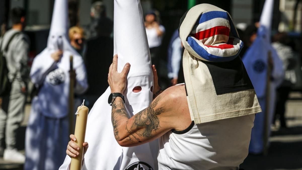 Salida procesional de la Hermandad de la Presentación, en imágenes