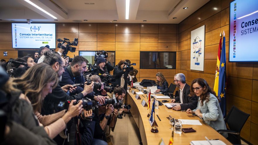 Sanidad se abre a convocar más plazas MIR de Primaria pero avisa: “Hasta el 90% de médicos lo deja al acabar la residencia”