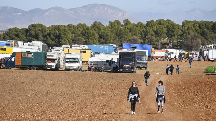 La rave ilegal de Granada termina de forma pacífica seis días después con el desalojo voluntario de los asistentes
