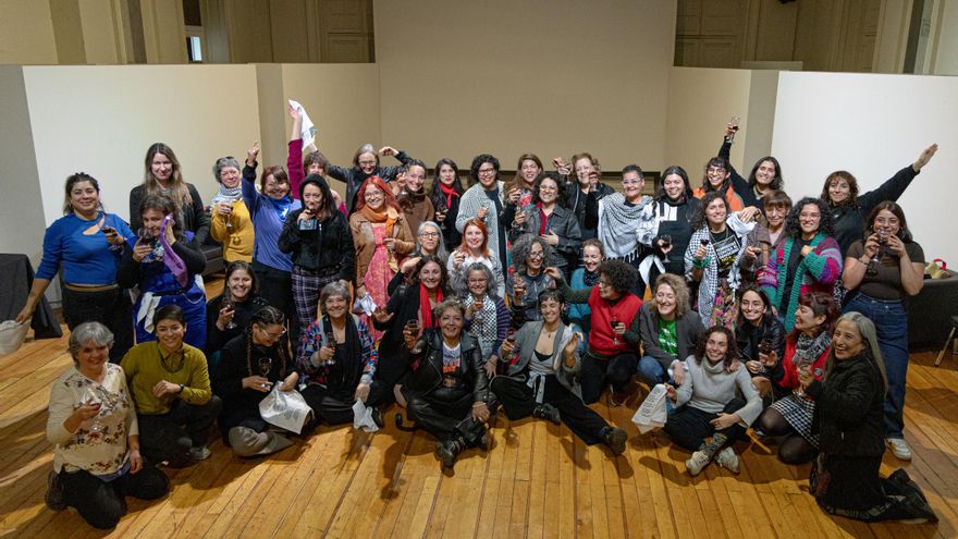 'Canta comadre, canta!', el canto ”reparador” contra violencia machista que sonó en Chile