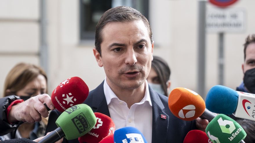 El secretario general del PSOE de Madrid y portavoz de los socialistas en la Asamblea regional,  Juan lobato.