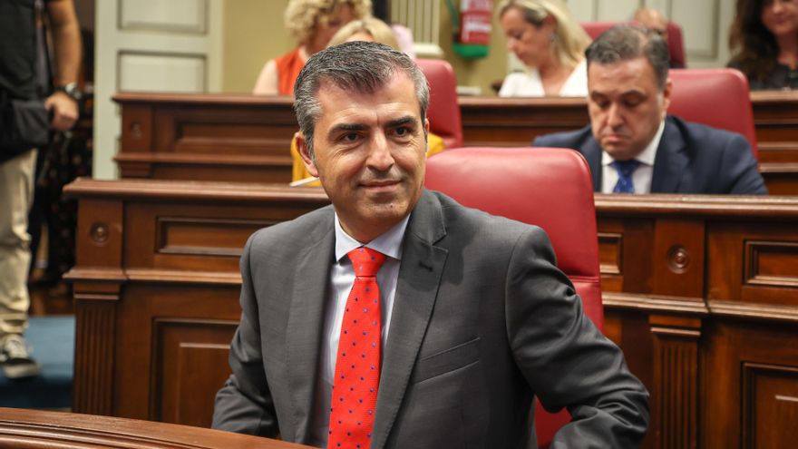 Domínguez (PP) apremia al Gobierno para trasladar a los menores migrantes mientras su propio partido recurre el decreto de acogida