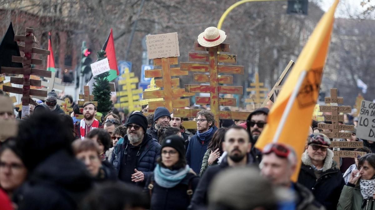 Protesta en Milán contra los Juegos Olímpicos de Invierno
