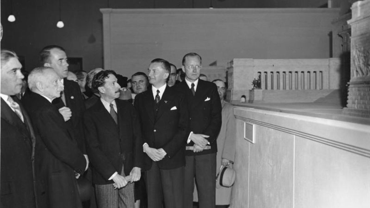 Albert Speer se convirtió en el arquitecto de confianza tras impresionar al dictador con sus trabajos previos