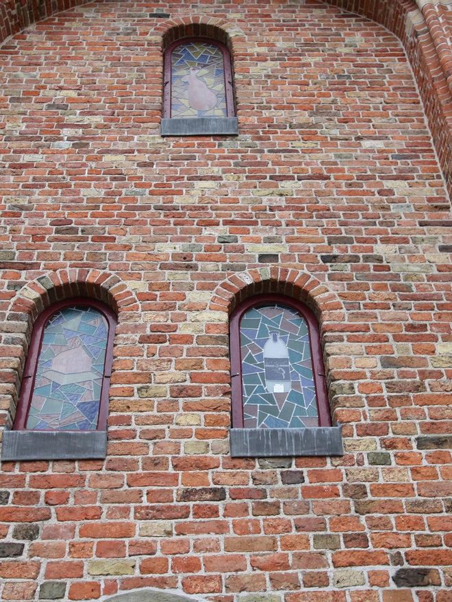 Plano en corto. Arte en ladrillo en la Torre de Oldehove.