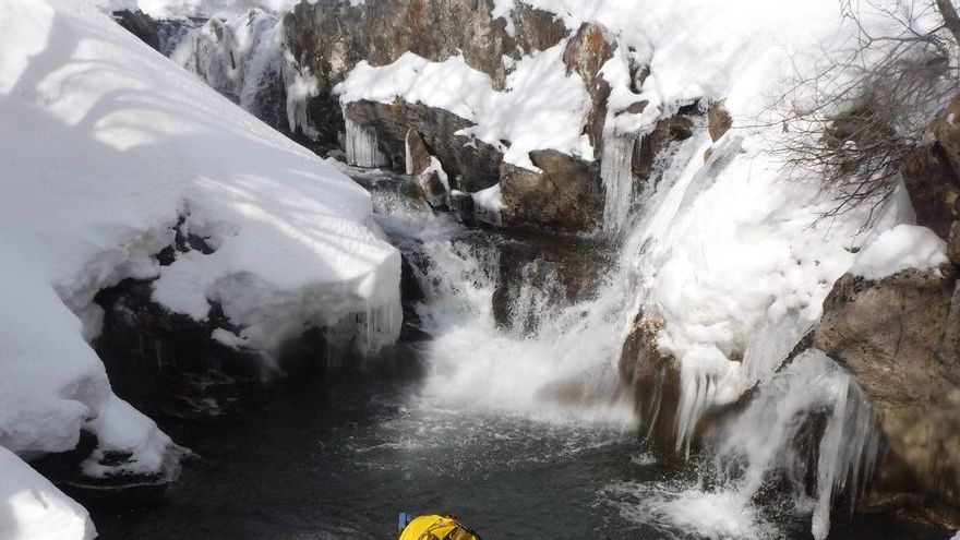 El descenso de cañones en pleno invierno y primavera cobra fuerza en el Pirineo francés