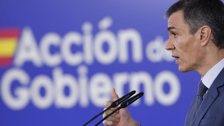 El presidente del Gobierno, Pedro Sánchez, durante su comparecencia este viernes, tras finalizar la reunión del Consejo de Ministros extraordinario en la Moncloa