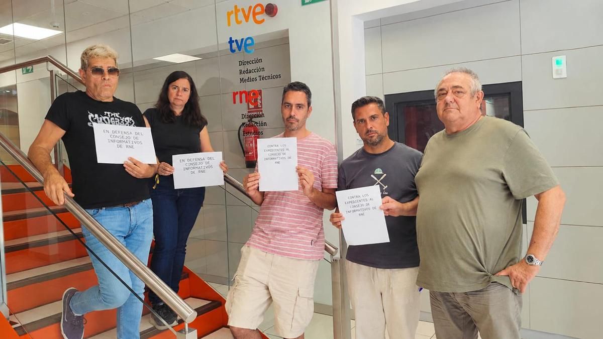 Profesionales de RTVE, durante uno de los paros convocados