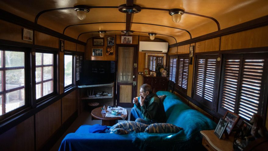 La historia de Jaume Cifre: el hombre que convirtió un vagón de tren en su casa