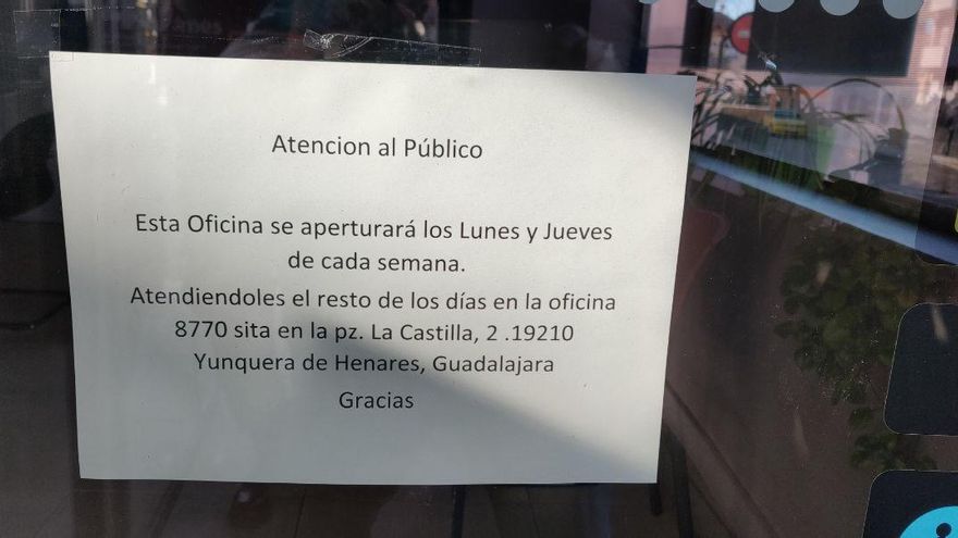 Cartel cierre en Fontanar (Guadalajara)