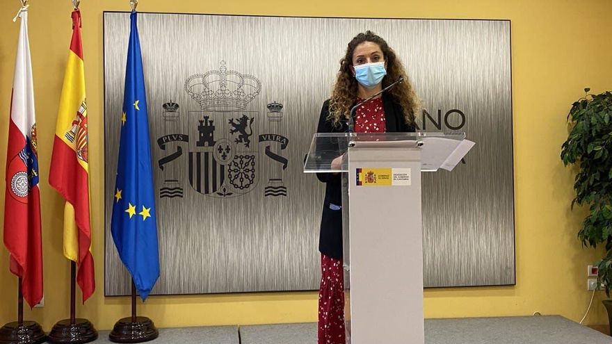 La delegada del Gobierno en Cantabria: "Estoy totalmente en contra de la concertinas en el Puerto de Santander"