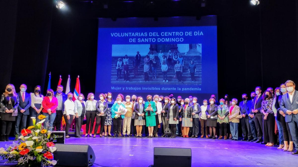 Voluntarias del Centro de Día Santo Domingo  distinguidas con el galardón de la Mujer Destacada del Municipio 2022.